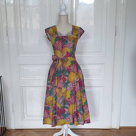 Vintage dress, 1980s does 1950s, tropical fruits,… - image 1