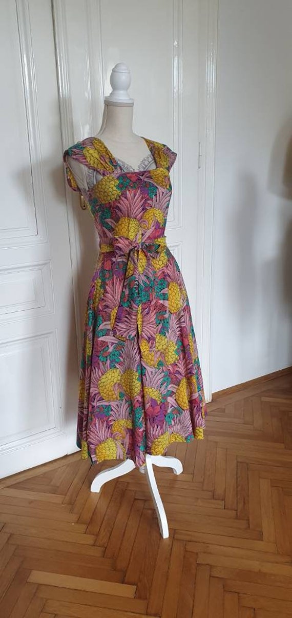 Vintage dress, 1980s does 1950s, tropical fruits,… - image 6