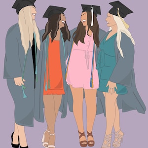 Pu&ograve; includere: Illustrazione di quattro laureate con cappelli e toghe, ognuna con un vestito di colore diverso. Le laureate sorridono e sono in piedi vicine. Lo sfondo &egrave; di colore lavanda pieno.
