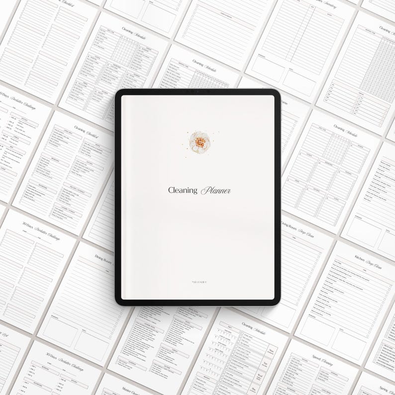 Puede incluir: Una tableta digital que muestra un planificador de limpieza con un dise&ntilde;o floral. El planificador tiene un fondo blanco con el texto "Cleaning Planner" en negro.