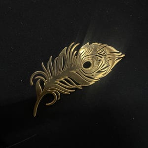 Designer Gold Mor Pankh Brooch For Men&#39;s Tuxedo Suit