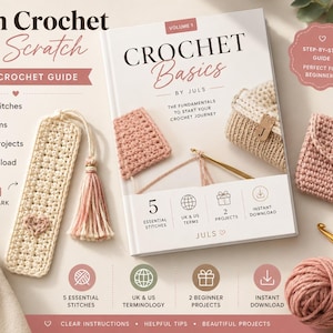 Puede incluir: Un libro guía de ganchillo titulado Crochet Basics by Juls, que incluye un marcapáginas color crema con un corazón y una borla, un monedero de ganchillo rosa empolvado con un botón de madera, dos ovillos de lana y un ganchillo dorado.