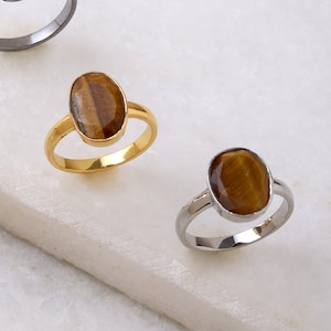 Tiger&#39;s eye ring in solid silver 925. Statement birthstone unisex ring. Tiger eye ring gold. Birthstone ring for men and women.