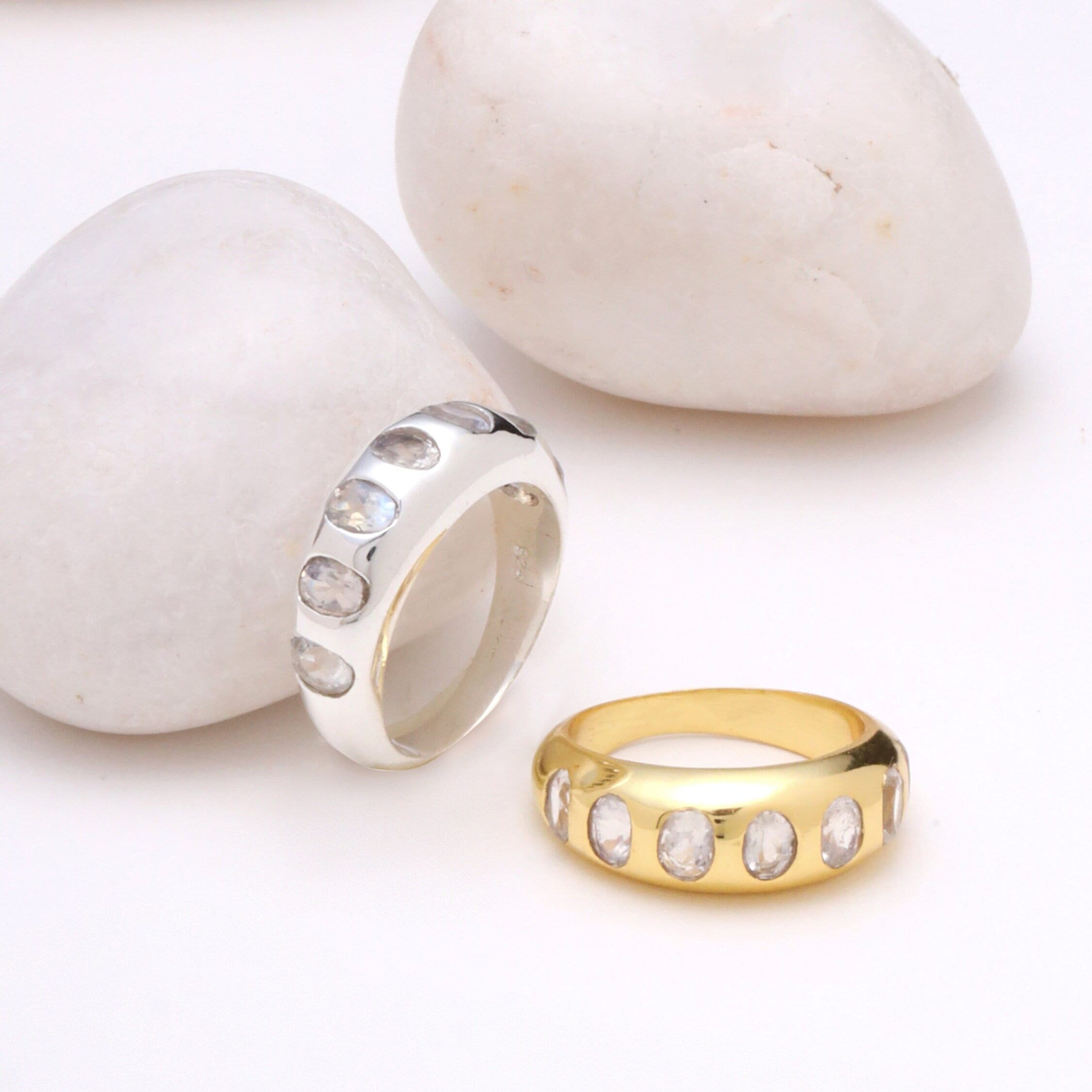 Moonstone dome ring in silver and gold. Statement gemstone ring in solid silver 925. Designer dome ring in moonstone.