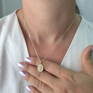 14K Gold Letter F Necklace: Initial Pendant, Spiga Chain