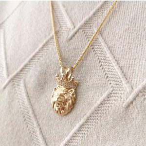 14K Gold Lion Pendant Necklace: Crowned Lion Head, Spiga Chain