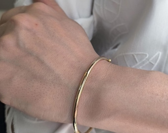 Gift Bomb Bangle 14K Gold Pipe Bangle For Women Birthday Gifts Personalized Hinged Bangle For Mom Christmas Gifts Oval Hinged Bangle Gifts