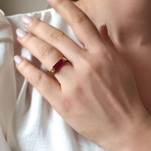 14k Gold Red Stone Ring: Trendy Baguette Jewelry