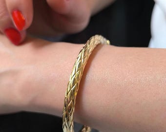 Quilting Gold Tube Bangle 14K Gold Plain Bangle For Women Birthday Gifts 6.3 Mm Hinged Bangle Bracelet for Everyday Gifts Yellow Solid Gold