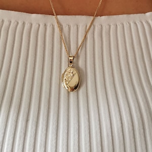 Oval Photo Locket Necklace* 14K Gold Locket Necklace With Photo For Wife Birthday Jewelry* For Women Gold Locket Pendant Everyday Jewelry