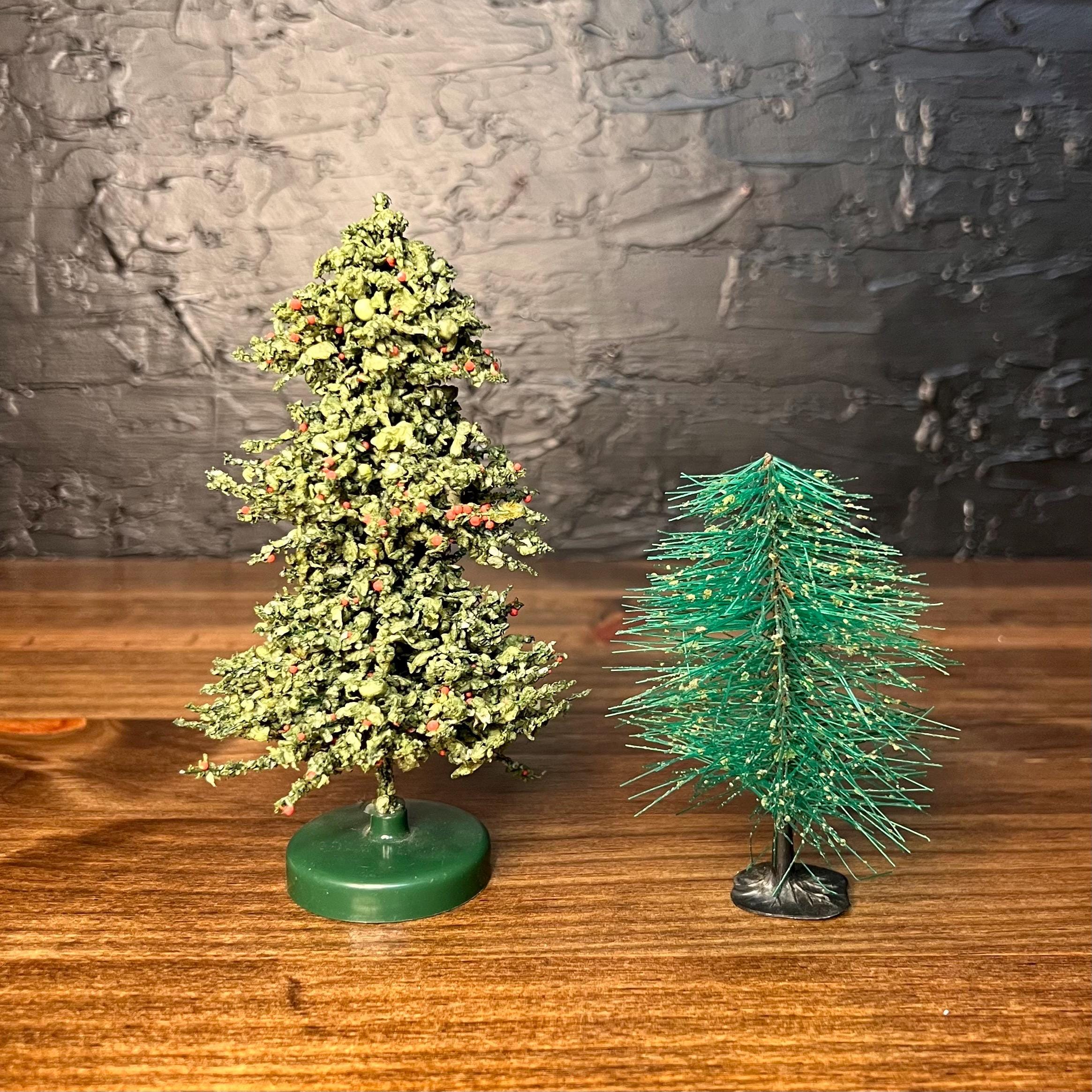 ヴィンテージの冬の松の木、ボトルブラシツリー、発泡スチロールの