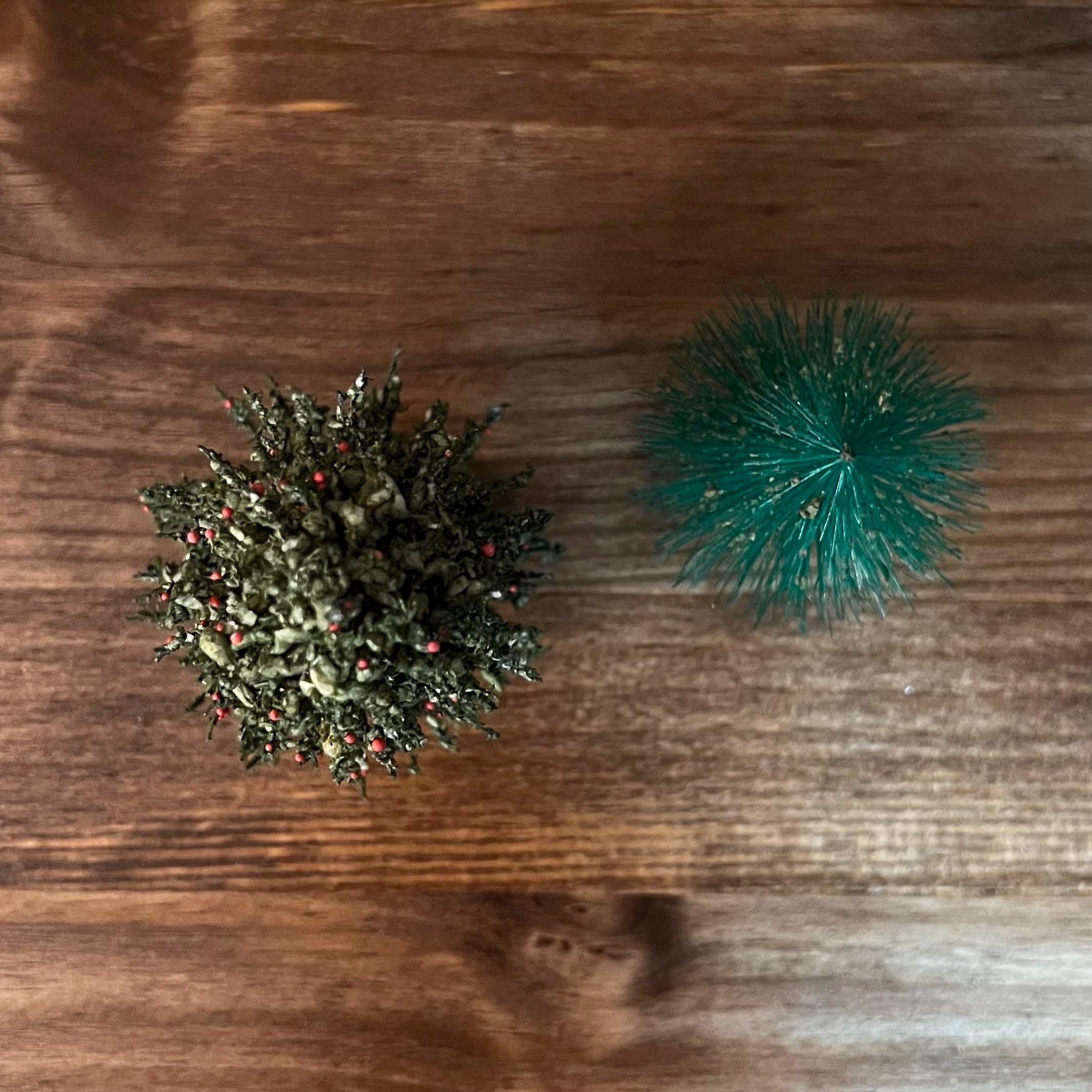 ヴィンテージの冬の松の木、ボトルブラシツリー、発泡スチロールの