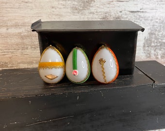 Vintage Milk Glass Eggs, Easter Eggs, Easter Decor