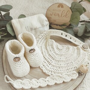 Gender neutral pregnancy gift, Expecting mom gift box, Congratulations present for the new mom, Baby shower Gift Box, New baby gift box