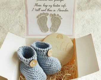 Baby reveal booties, Pregnancy announcement grandparent keepsafe set, Unisex kids booties, Baby reveal idea, Light blue gray Crochet shoes