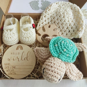 Booties Hut und Schildkröte Plüschtier Baby Geschenk, Großeltern-Ankündigungskarte mit Booty Beanie Reveal Schwangerschaft zu Ehemann Mütze Booty Korb
