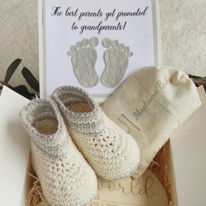 Grandparents newborn reveal, Parents pregnancy announcement keepsafe box, new baby announcement booties, Newborn reveal gift, baby gift box