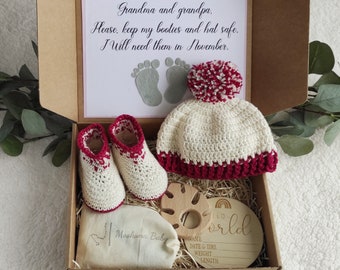 Pregnancy announcement booties and hat, Grandparents baby announcement, baby announcement reveal, Newborn announcement to grandparents