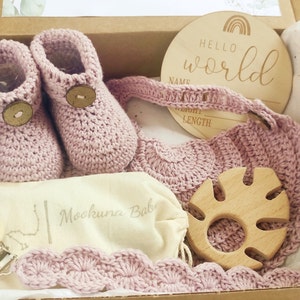 Baby gift box for new mom, Gift box for new parents, Baby welcome gift, New baby gift box, Baby shower gift set, Newborn gift basket idea