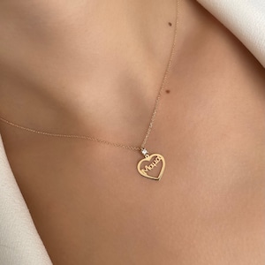 Collar de mamá de corazón griego K9 de oro, collar de cartas, joyas de amor, regalos personalizados para mamá, collar de guión de mamá.