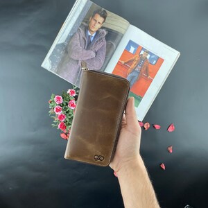Tarjetero y billetera marrón con compartimento para teléfono / 100 % cuero hecho a mano / Billetera con cremallera / Billetera para hombre / Billetera para mujer para regalo / Regalo de cumpleaños