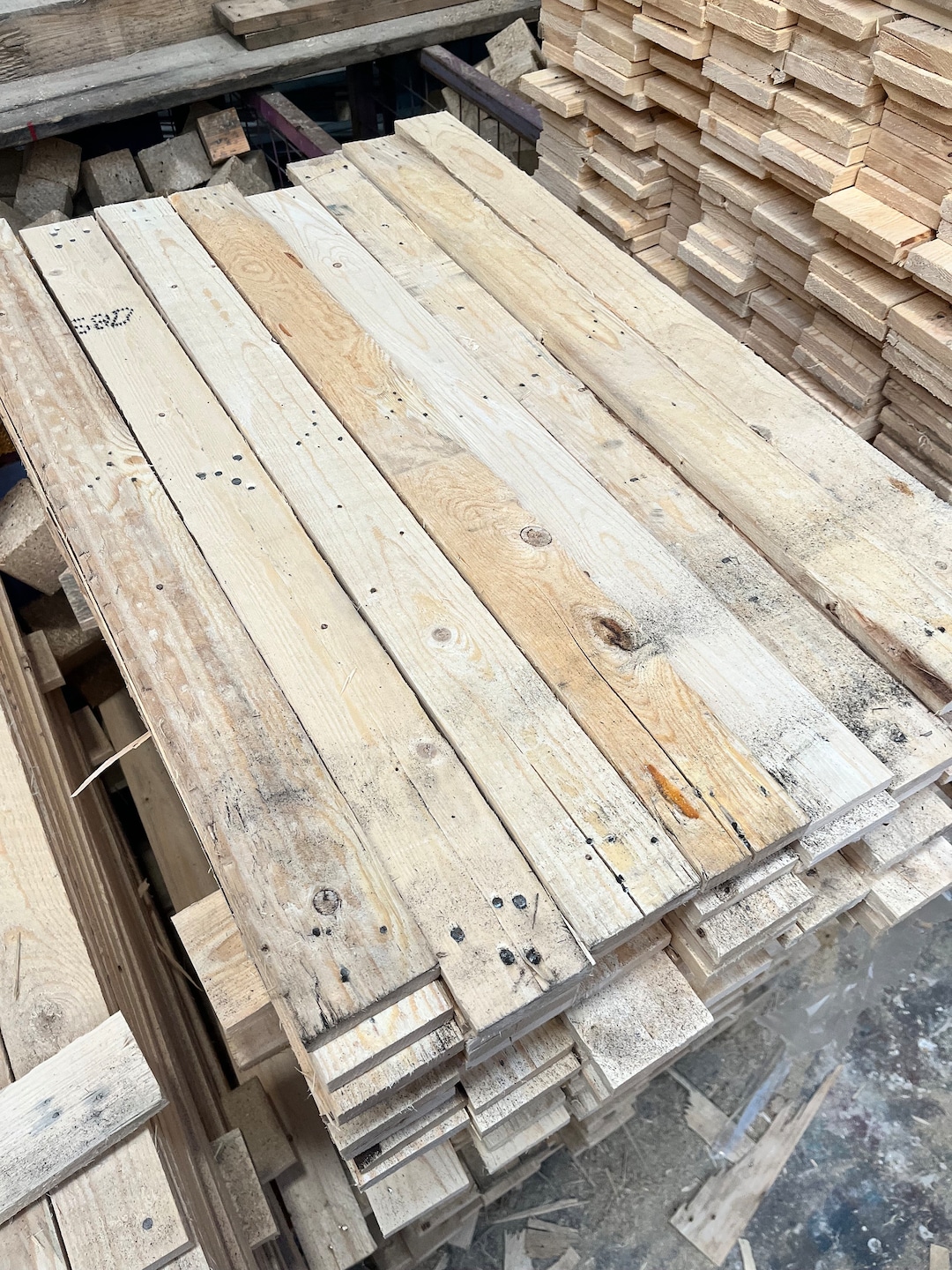50 Sq M Reclaimed Pallet Wood Timber Cladding Dry Stored DIY Rustic