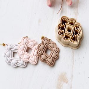 Taglierine quadrate a strati per argilla polimerica a forma di fiore, forme decorative per orecchini per la creazione di gioielli in argilla polimerica, strumenti per argilla floreale ZO-16