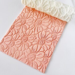 Rouleau à texturer pour pâte polymère – Motif dense de marguerites – Outil pour la création de boucles d'oreilles et de bijoux – R-036