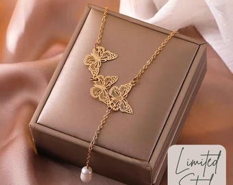 Colar de borboleta dourada e pérola – elegância graciosa redefinida