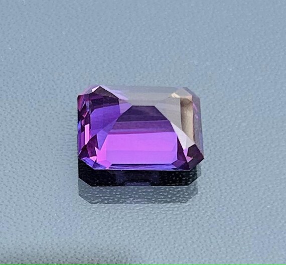 Saphir Violet De Ceylan Naturel 7,75 Carats - Taille émeraude, 11,55x8,90 Mm, Qualité Exceptionnelle, Chauffé