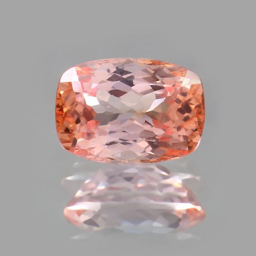 Pierre précieuse en vrac traitée en saphir rose de 5,00 ct de taille
