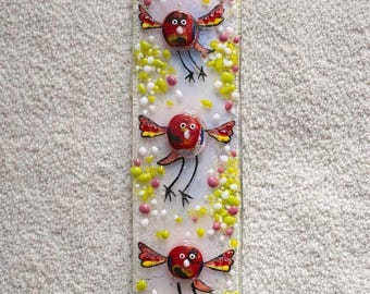 3 silly tropical cartoon parrots flying fused glass art long hanging decoration triple bird piece gift