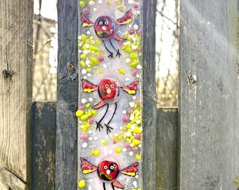 3 silly tropical cartoon parrots flying fused glass art long hanging decoration triple bird piece gift