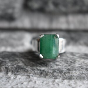 Natural emerald ring-925silver ring-engagement ring-emerald ring-green emerald ring-natural green emerald-anniversary ring-gemstone ring