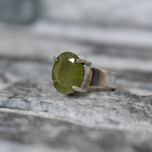 Green peridot ring-peridot ring-natural gemstone ring-natural green peridot ring-925 silver ring-oval peridot ring-statement ring-gemstone