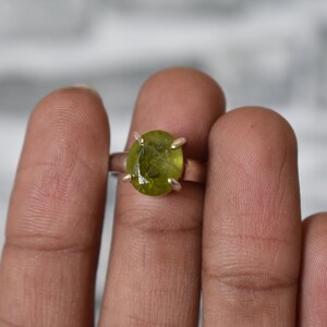 Green peridot ring-peridot ring-natural gemstone ring-natural green peridot ring-925 silver ring-oval peridot ring-statement ring-gemstone