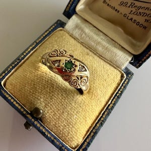 Vintage Emerald & Diamond 9ct Gold Ring