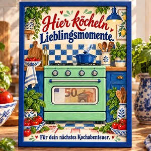 Könnte beinhalten: Ein gerahmtes Bild eines hellgrünen Herdes in einer Küche mit blau-weiß karierten Fliesen. Der Text lautet "Hier köcheln Lieblingsmomente." und "Für dein nächstes Kochabenteuer." Ein Fünfzig-Euro-Schein ist im Sichtfenster des Backofens zu sehen.