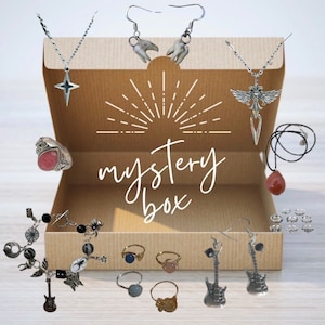 boho/hippie jewellery mystery box <33 at least 3+ in each box (: (read description)