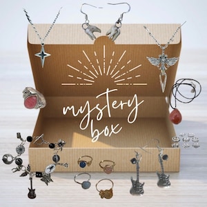 grunge jewellery mystery box <33 at least 3+ in each box (: