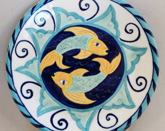 Fish design stoneware plate