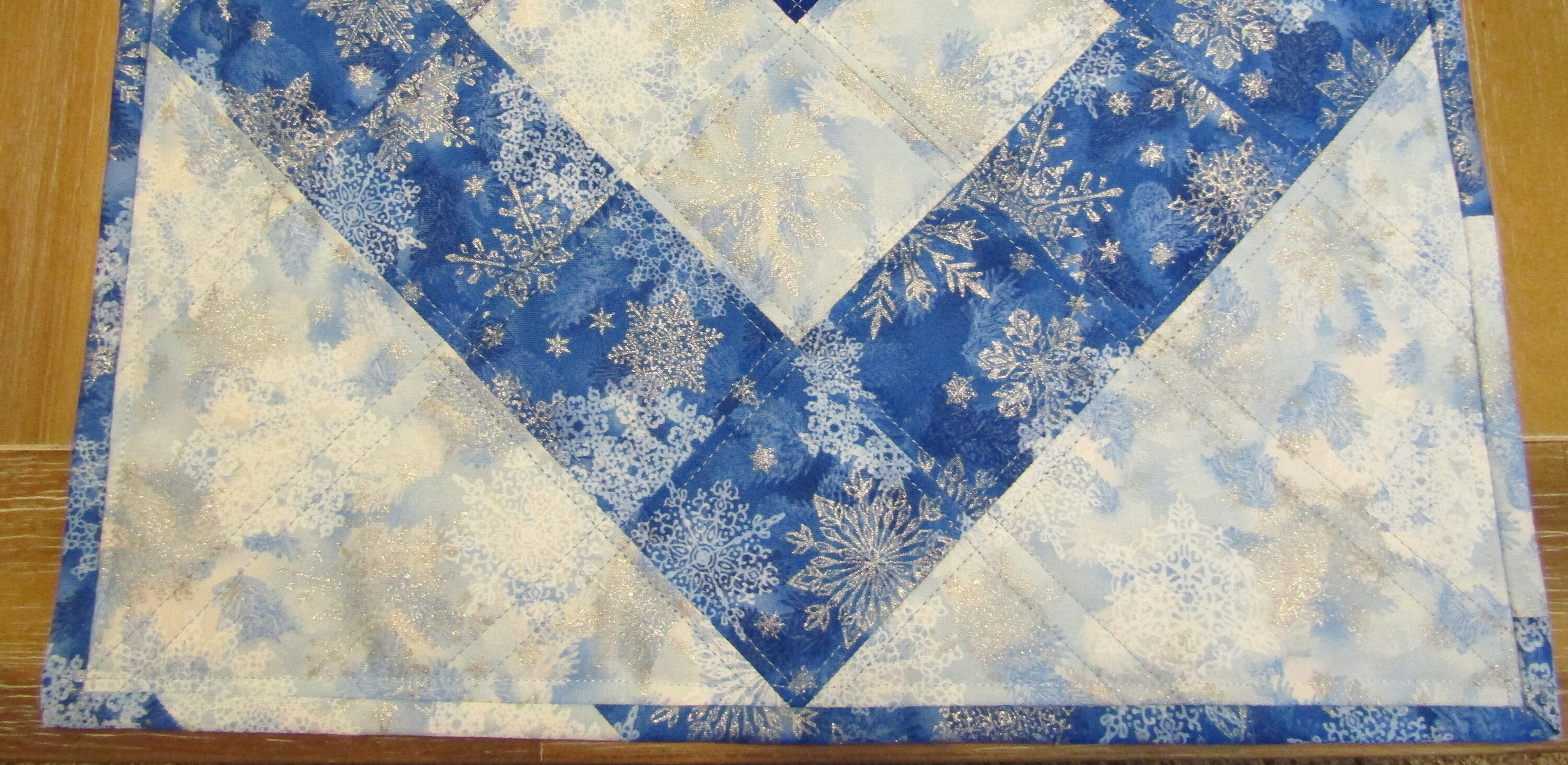 Christmas Tree Radiance WN0707029CL Quilted Table Runner main image 0