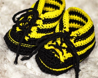 Baby shoes black yellow crocheted size 17/ approx. 6 months