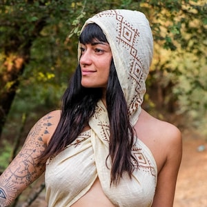 Chal con capucha y estampado de margaritas / Chal para festivales estampado a mano