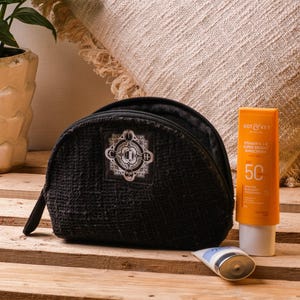 Jemisha Kosmetiktasche, handgemachte schwarze gewebte Baumwollkosmetiktasche, Boho-Reise-Make-up-Tasche für Frauen, umweltfreundliche Tasche