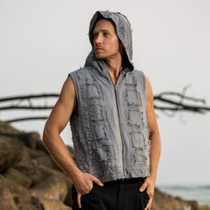 Chaleco con capucha sin mangas para hombre: patchwork desgastado, estilo bohemio