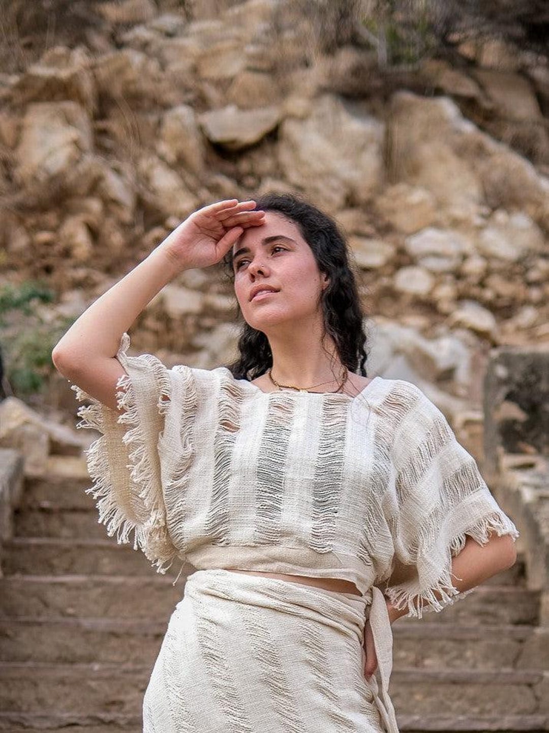 手織りコットンクロップトップ：ボヘミアンフリンジ、切りっぱなしの