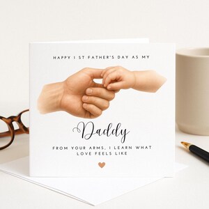 From Your Arms, I Learn What Love Feels Like - Emotionale Vatertagskarte vom Baby oder Kind, Vatertagskarte, Karte für Papa