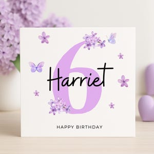 Tarjeta de 6.º cumpleaños para niña, personalizada con nombre y flores lilas, diseño de mariposa morada, adorable tarjeta para niña de 6 años.