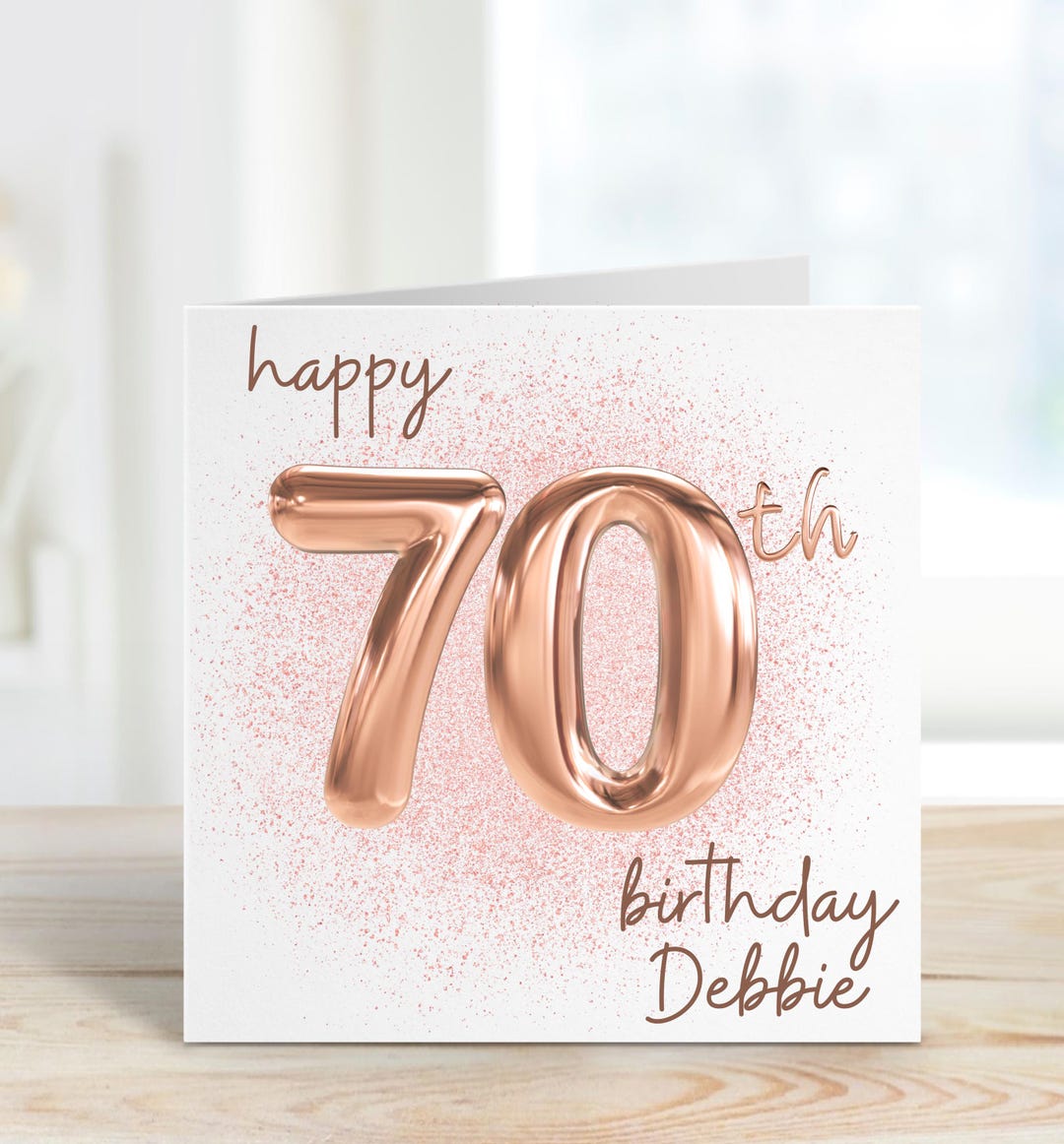 Old English Co. Biglietto di auguri per il 70° compleanno per donne, biglietto di auguri per il settantesimo compleanno per lei, biglietto di compleanno speciale per nonna, sorella, mamma, ghirlanda